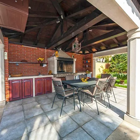 Kasmira ヴィラ サマティン